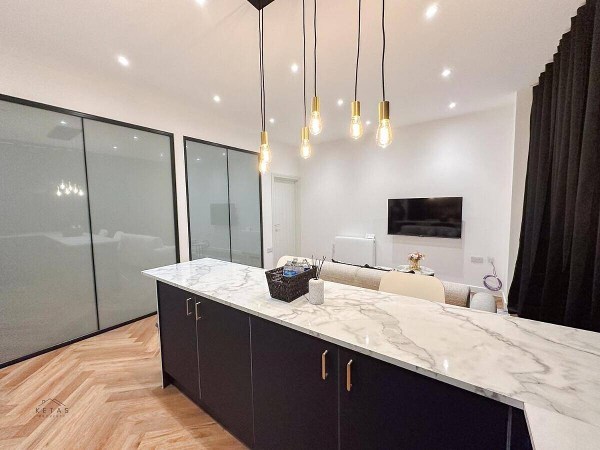 Entire apartment, Two-Bedroom Apartment in Luton, Chiltern Hills