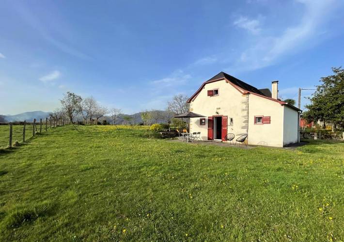 Location de vacances pour 4 personnes, avec Terrasse et Jardin à Ordiarp