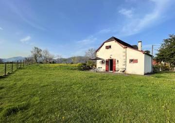 Location de vacances pour 4 personnes, avec jardin à Ordiarp