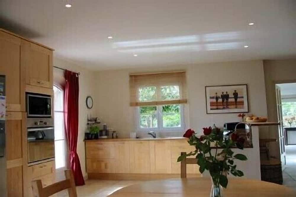 Very pretty villa with panoramic view of Grasse, Provencal for 12 people in Grasse, Cannes region
