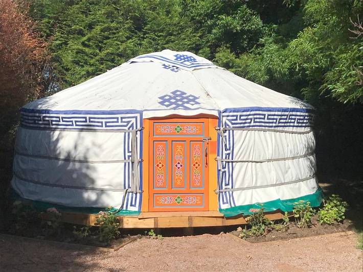 Cottage pour 4 personnes, avec piscine ainsi que jacuzzi et jardin à Ouézy