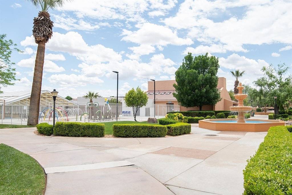 Ganze Wohnung, Las Palmas Resort 124, Mesa Views, Accepts Nightly & Monthlies, Grill, and fully stocked kitchen in St. George, Zion Nationalpark