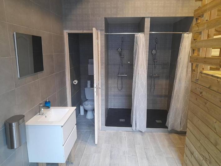 Location de vacances pour 15 personnes, avec piscine ainsi que terrasse et vue à Condé-sur-Noireau - 2