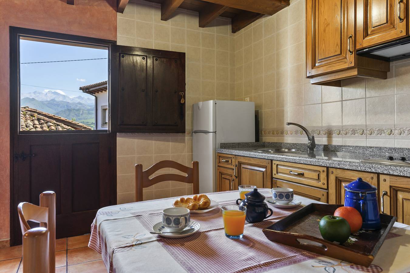 Maison de campagne "Orandi" avec vue sur les montagnes, jardin partagé et Wi-Fi in Cangas de Onís, Côte Cantabrique