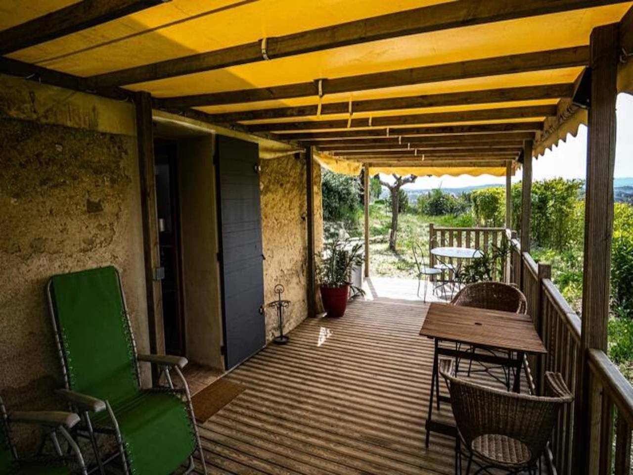 Appartement entier, Maison au Luberon près des vignes in La Tour-d'Aigues, Parc naturel régional du Luberon