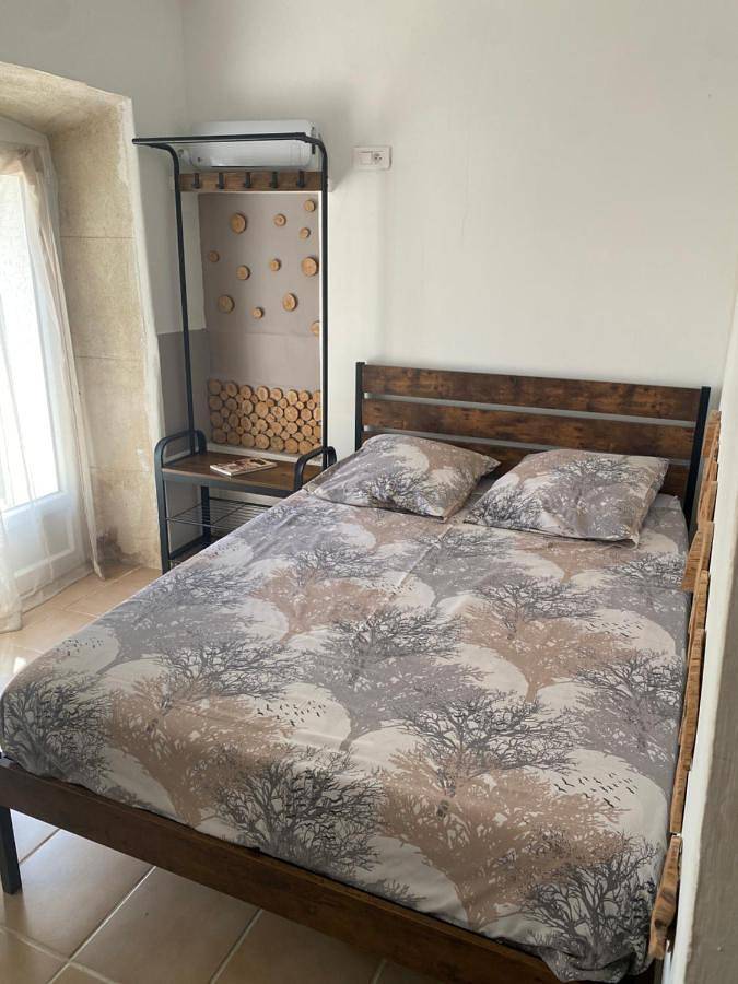 Gîte pour 2 personnes, avec jacuzzi et piscine ainsi que jardin et terrasse à Jouques - 4