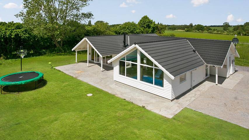 Ferienhaus für 14 Personen, mit Terrasse und Garten sowie Sauna in Råbylille Strand - 2
