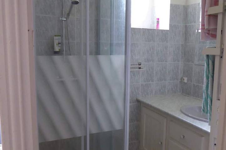 Location de vacances pour 2 personnes, avec jardin et terrasse à Le Claux - 3