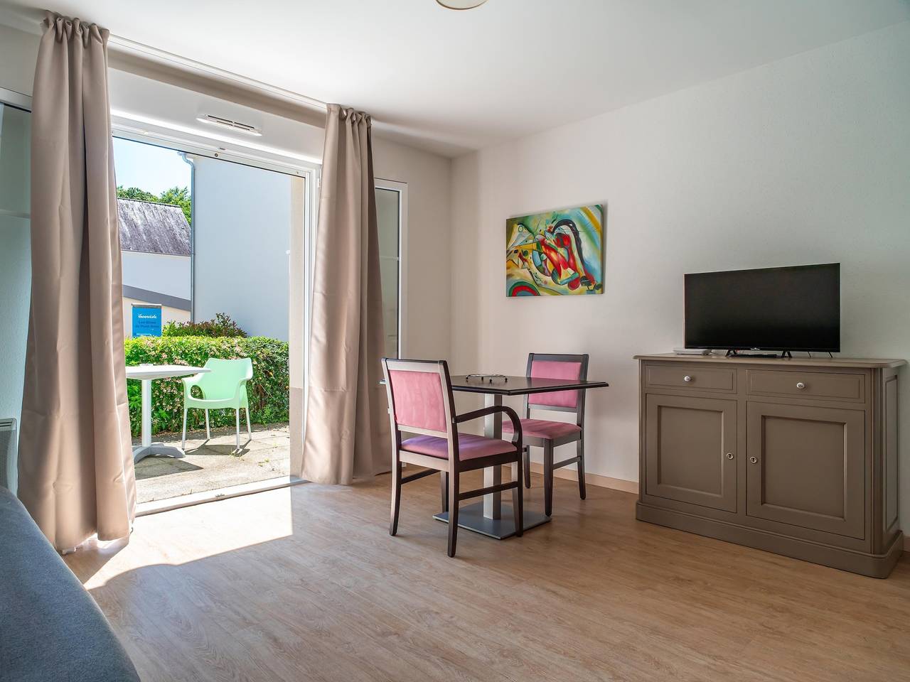 Apartamento entero, Estancia agradable en un pueblo artístico con terraza in Pont-Aven, Côte de Cornouaille