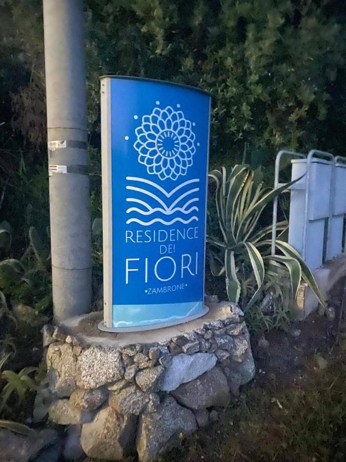 Location de vacances pour 4 personnes, avec Jacuzzi et Terrasse ainsi que Jardin et Piscine à Zambrone - 2