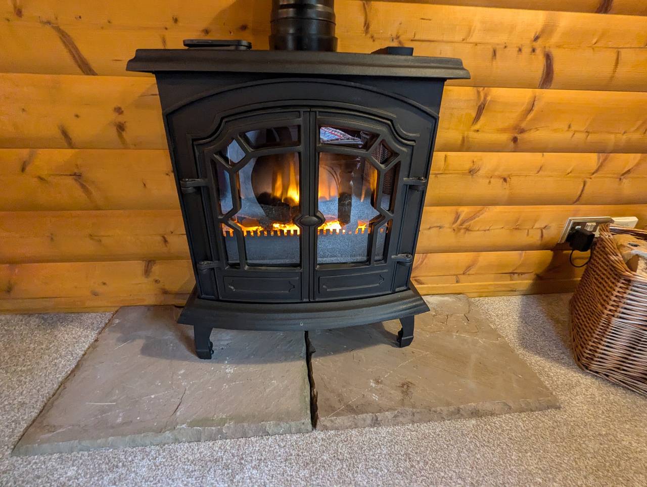 Pineshadow Lodge-Dog Friendly, Kenwick Park, Louth in Legbourne, Lincolnshire