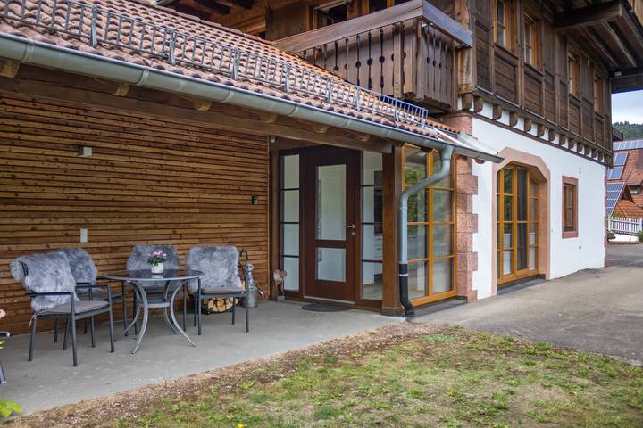 Ganze Wohnung, Ferienwohnung Maulbetsch mit privater Terrasse, Garten und Kamin in Alpirsbach, Kinzigtal