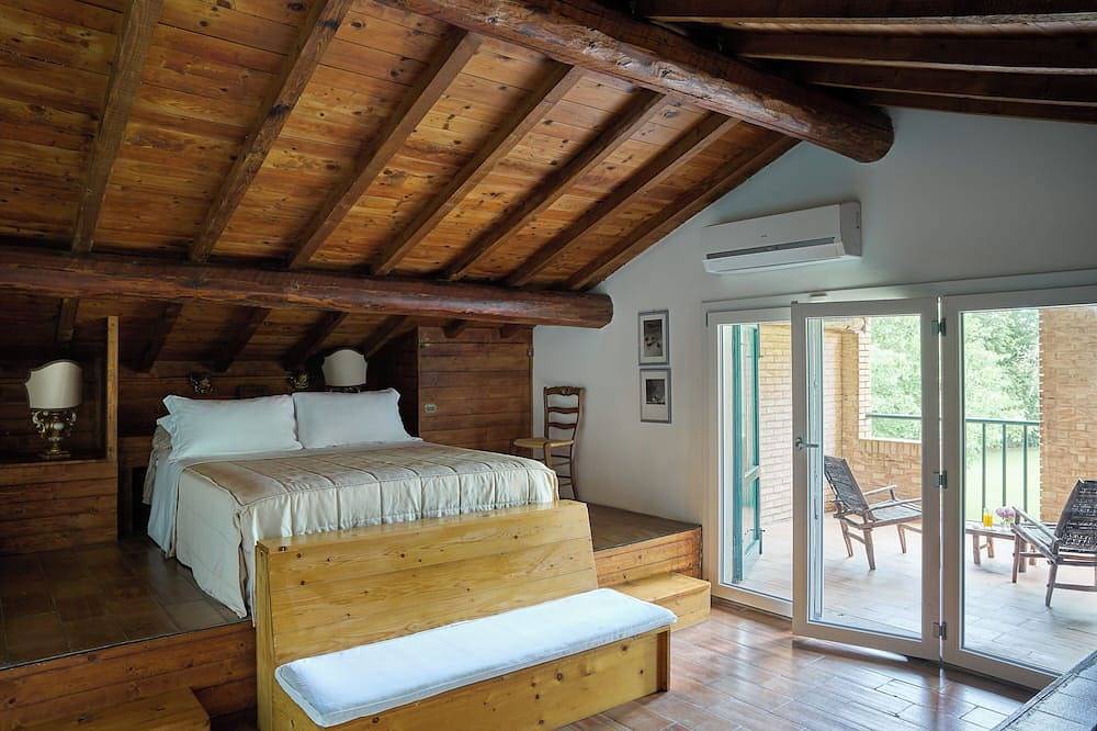 English villa in the heart of Tuscany, elegance and quiet between nature and charm top in Monticiano, Siena Provinz