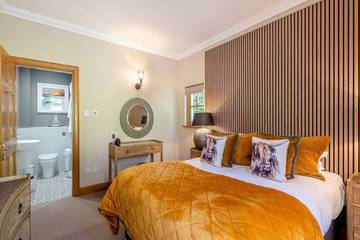 Log Cabin for 8 People in Pitlochry, Cairngorms National Park, Photo 4