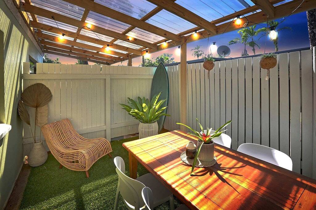 Ganze Wohnung, Tropical Getaway with Surfer Vibes – Cosy, Stylish 1-Bedroom Apartment in Cairns, Far North Queensland