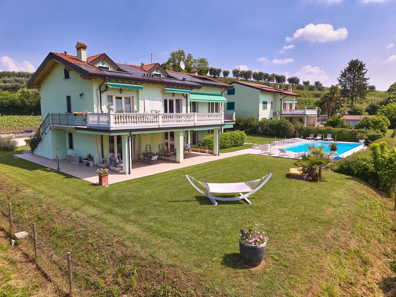 Ganze Wohnung, Residenza Pastrengo - Zweizimmerwohnung Girasole mit Pool und Terrasse in Pastrengo, Gardasee-Berge