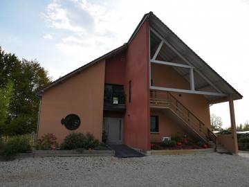 Gîte pour 8 personnes, avec terrasse et jardin à Géraudot