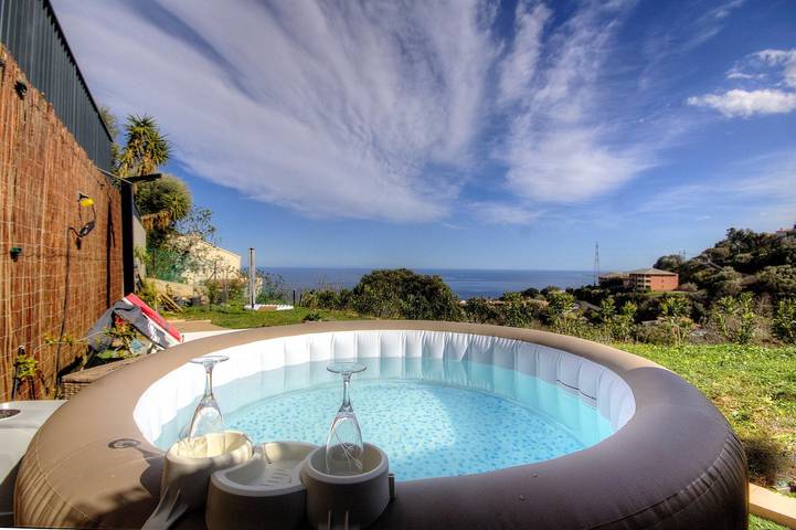 Gîte pour 5 personnes, avec Jacuzzi et Terrasse ainsi que Jardin et Vue à Bastia