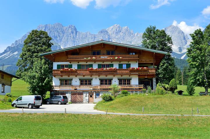 Ferienwohnung für 2 Personen, mit Balkon und Garten sowie Pool und Sauna
