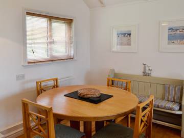 Vacation Rental for 4 Guests in Horton (Somerset), Somerset, Picture 4