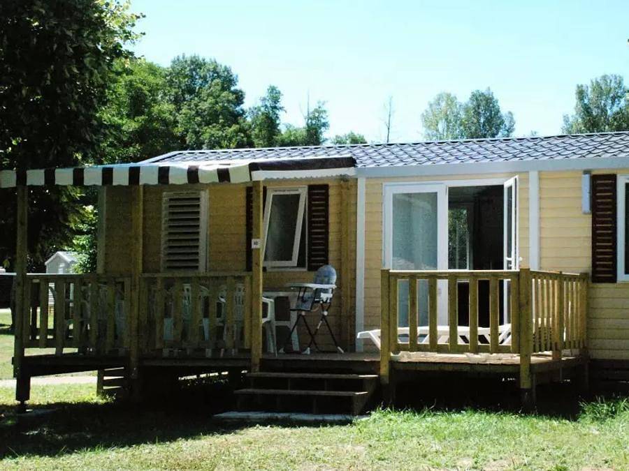 Camping Le Moulin de Surier - Mobilhome 6 personnes - Périgord 4 Pièces 6 Personnes in Beaumont-du-Périgord, Périgord Pourpre