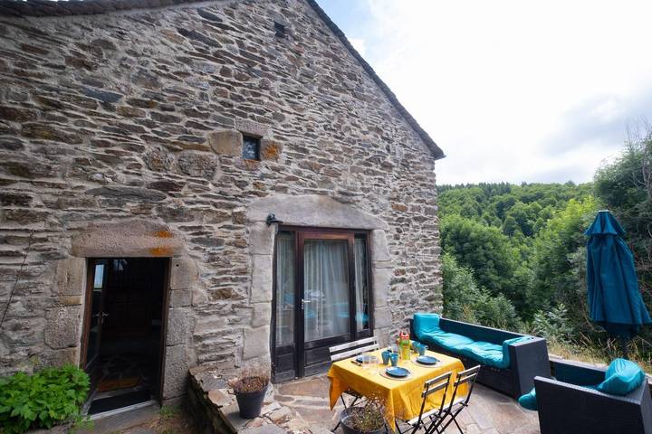 Gîte pour 4 personnes, avec jardin
