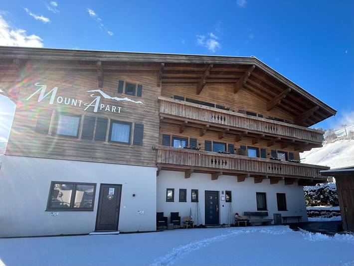 Hütte für 6 Personen, mit Balkon und Terrasse in Jochberg