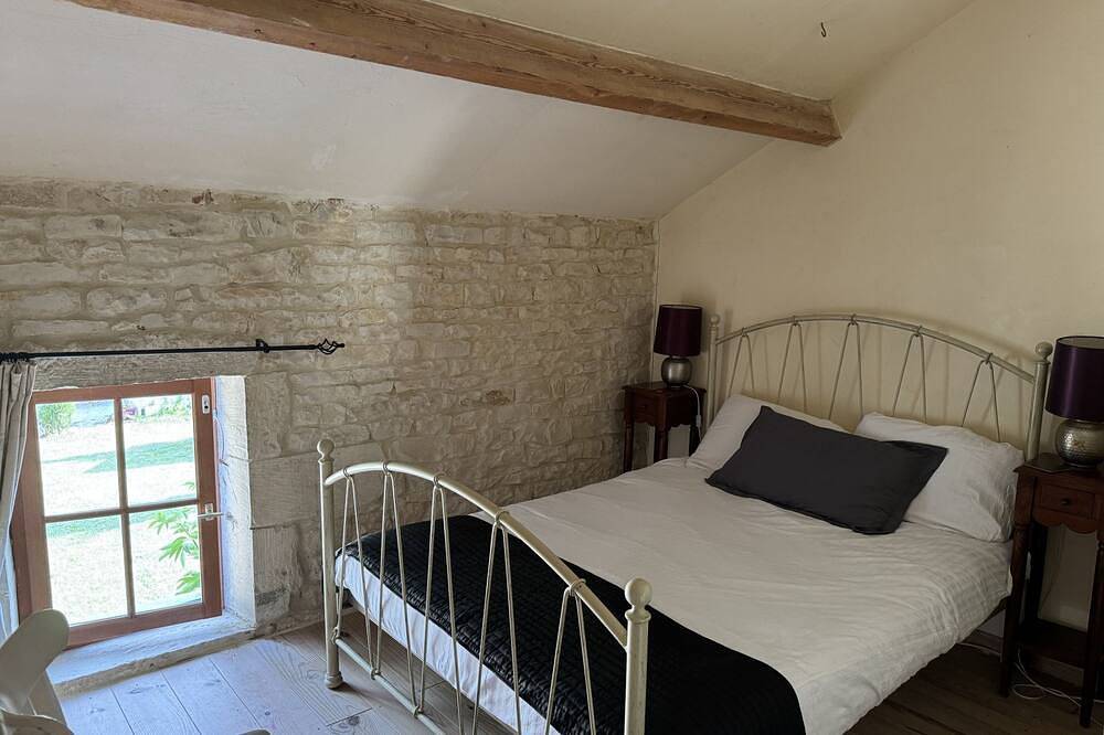 Maison de campagne, au calme. Idéal pour un séjour en famille ou entre amis ! in Villeneuve-la-Comtesse, Région de Saint-Jean-d'Angély