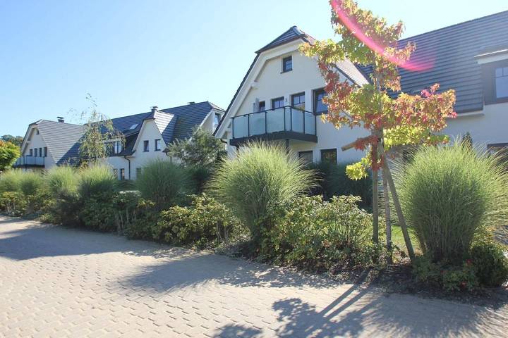 Ferienwohnung für 6 Personen, mit Balkon und Pool sowie Sauna in Lobbe - 2