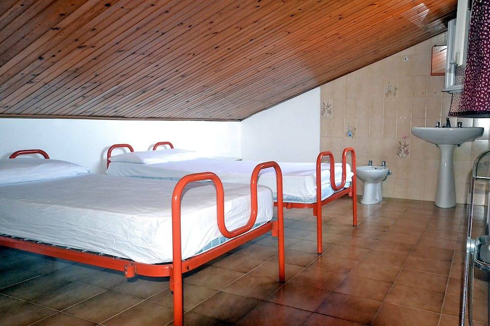 Kopf Haus mit großem Garten, Terrasse mit Grill, 500 mt. vom Meer in Comacchio, Ferrara Provinz