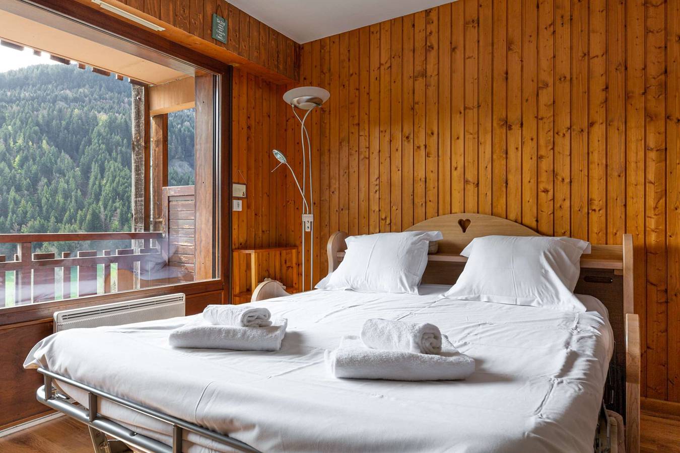 Appartement de vacances entier, Vue Magnifique - Mignon et Confortable à 2 pas du Centre in Le Grand-Bornand, Région d'Annecy