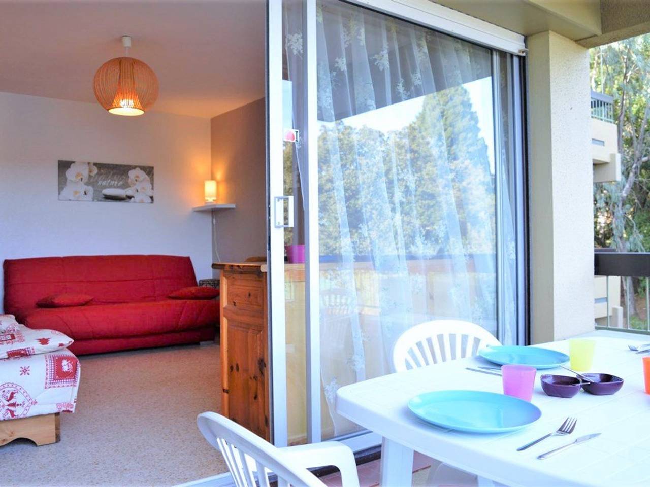 Entire apartment, Studio Apartment for 3 with Pool, Tennis & Playground - Near Beach & Shops in Bormes-les-Mimosas in Bormes-les-Mimosas, Toulon region