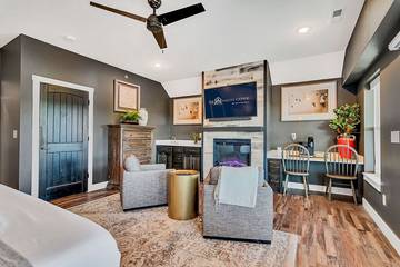 Vacation House for 34 Guests in Ozark Mountains, Table Rock Lake, Picture 2