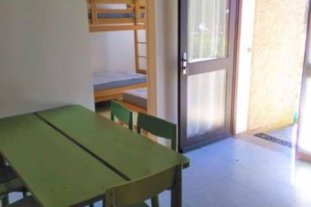 Casa de 1 dormitorio para 5 personas (1) in Villefranche-de-Panat, Aveyron (desambiguación)