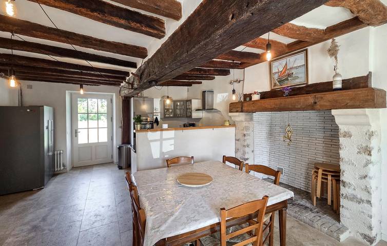 Geräumige 180 m² große Wohnung mit Pool, WLAN und Parkplatz in Manthelan, Loches und Umgebung