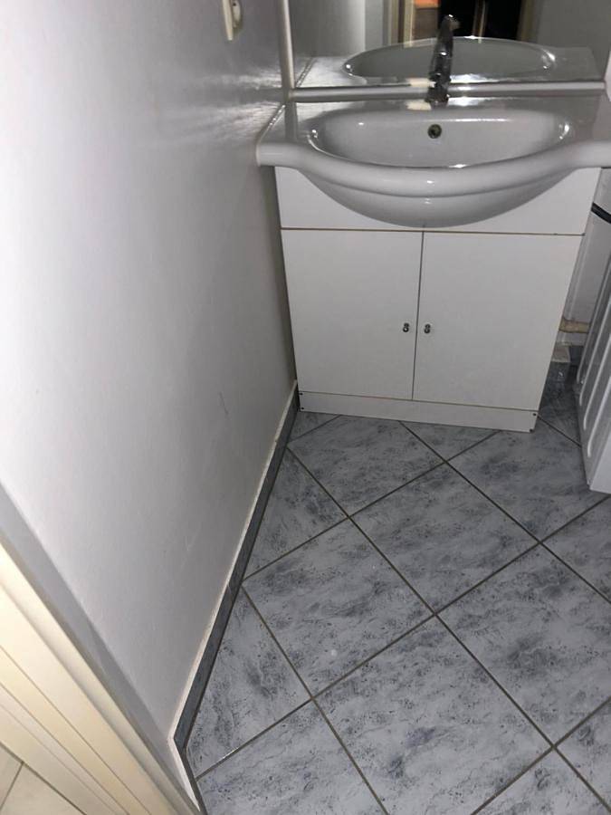 Appartement entier, Two-Bedroom Apartment in Ambilly, Région de Saint-Julien-en-Genevois