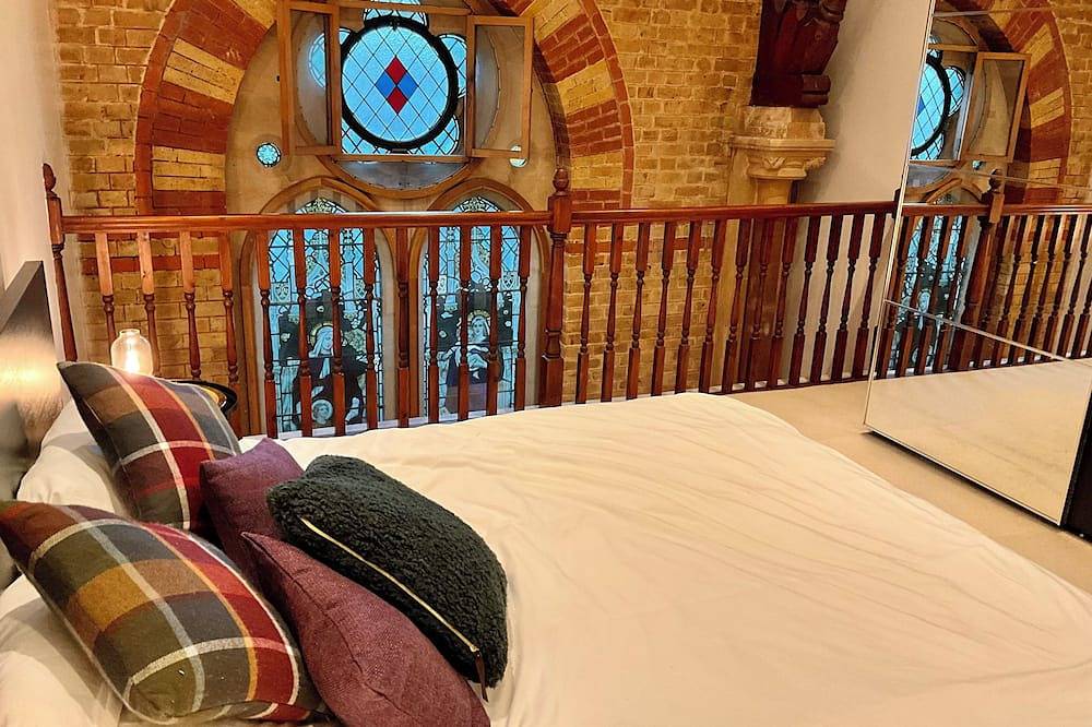 Apartamento entero, Magical Converted Church Duplex Apartment, Close to Harry Potter Studios in Watford, Hertfordshire