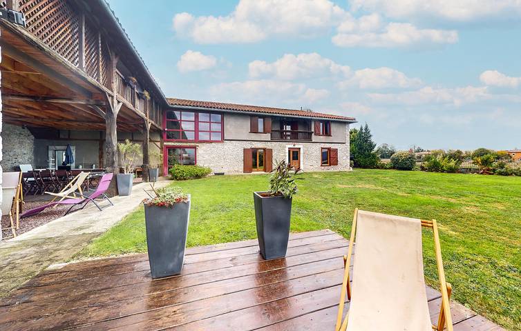 Location de vacances pour 15 personnes, avec terrasse et jardin, animaux acceptés à Montréjeau - 2