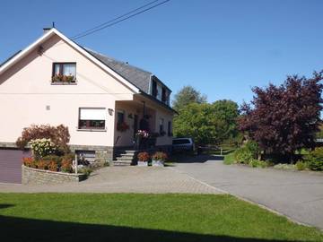 Gîte pour 6 personnes, avec vue et jardin, adapté aux familles à Elsenborn