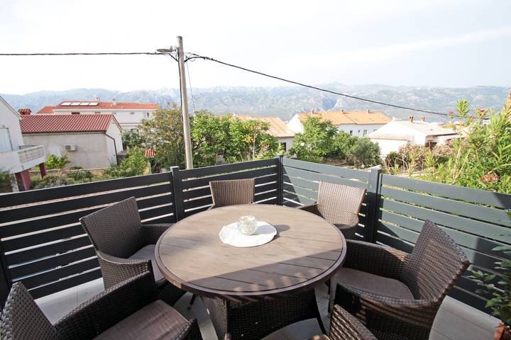 Ferienhaus für 6 Personen, mit Balkon/Terrasse in Posedarje