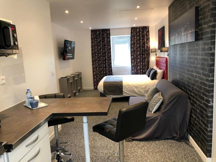 Appart’hôtel pour 2 personnes, avec Terrasse ainsi que Jardin et Vue