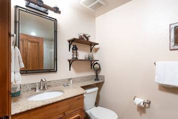 Lake House for 4 Guests in Uinta Wasatch Cache National Forest, Utah, Picture 1
