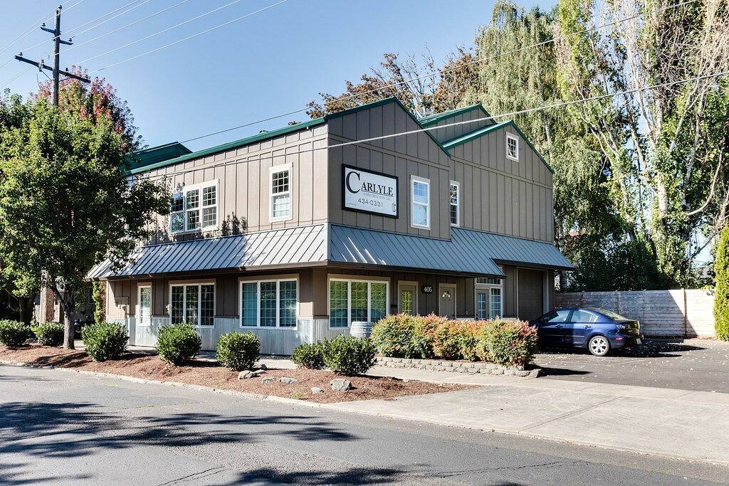 Ganze Wohnung, Ein Block von der Innenstadt Mcminnville! Moderne Rückzug! in McMinnville, Yamhill County