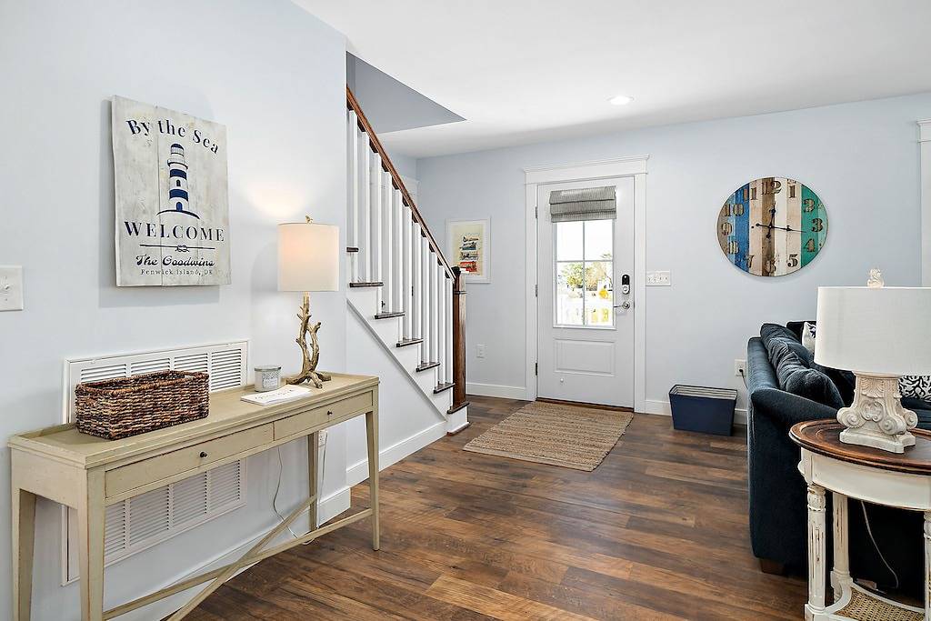 Alles neu! 5 Bd, 3 Ba Geräumiges Cottage am Kanal mit 2+ Häuserblocks zum Strand in Fenwick Island, Sussex County (Delaware)