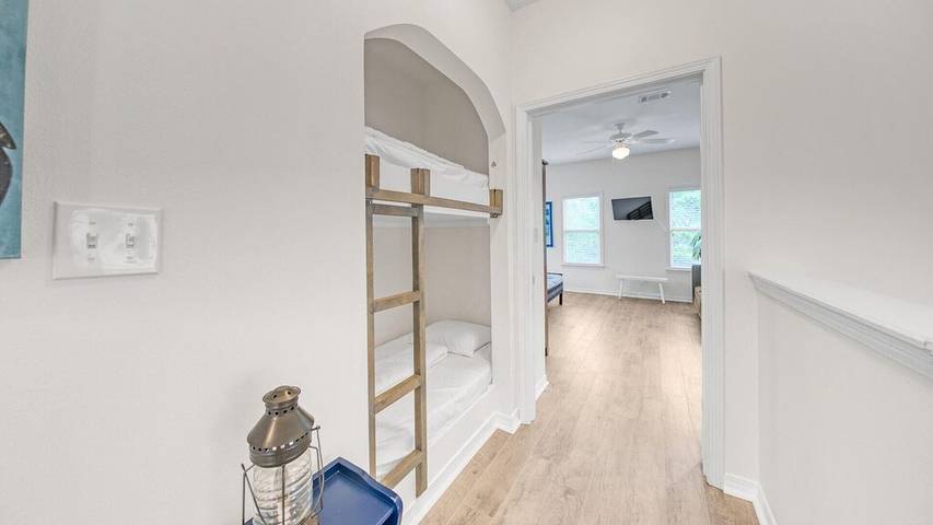 Vacation rental for 10 people, with balcony and pool, with pets in Santa Rosa Beach