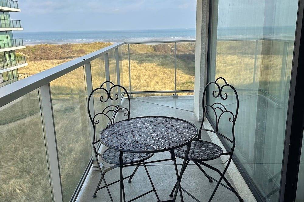Entire apartment, Breathtaking view of the dunes and the sea in De Panne, Belgian Coast