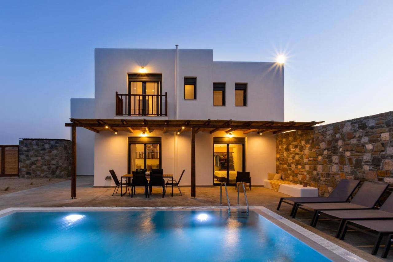 Cato Agro 1, Seafront Villa with Private Pool in Karpathos