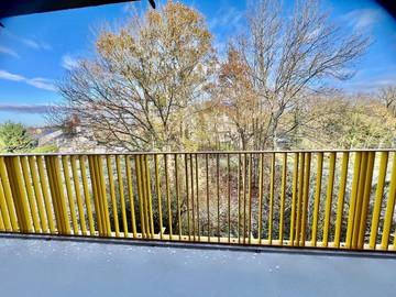 Gîte pour 4 personnes, avec vue et balcon à Saran