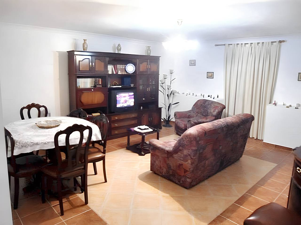 Casa spaziosa a Zebreira con balcone e terrazza. in Uniao de Freg de Segura e Zebreira, Distretto di Castelo Branco