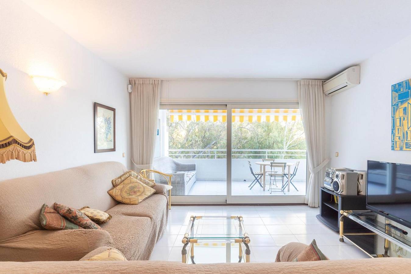 Apartamento entero, Apartamento 'Bienvenidos Al Nordic Royal Club' con Vistas al Mar, Piscina Compartida y Aire Acondicionado in Vista Azur, Estepona
